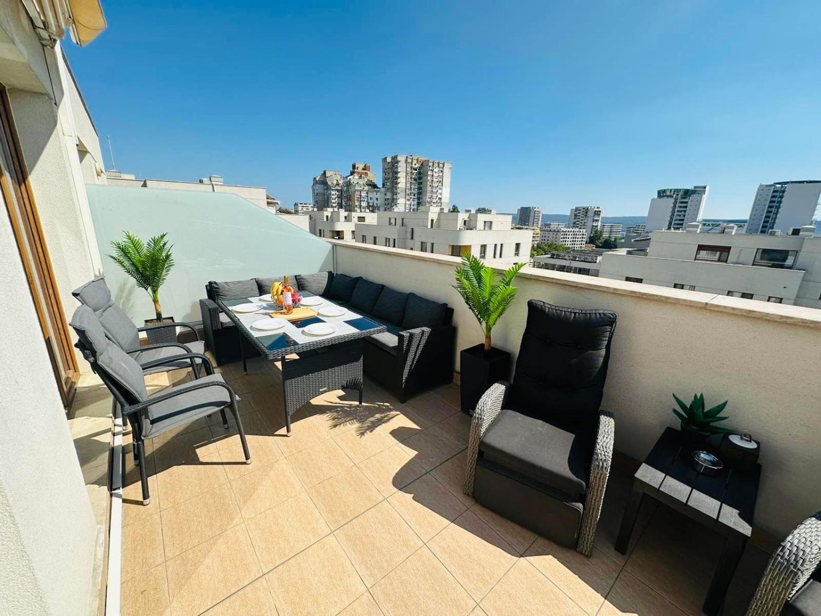 Spacious Prestige Penthouse Varna Exteriör bild